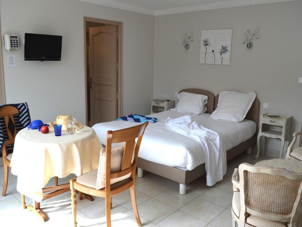Locations De Vacances Le Clos Rhea Saint-Martin-de-Ré Pokoj fotografie